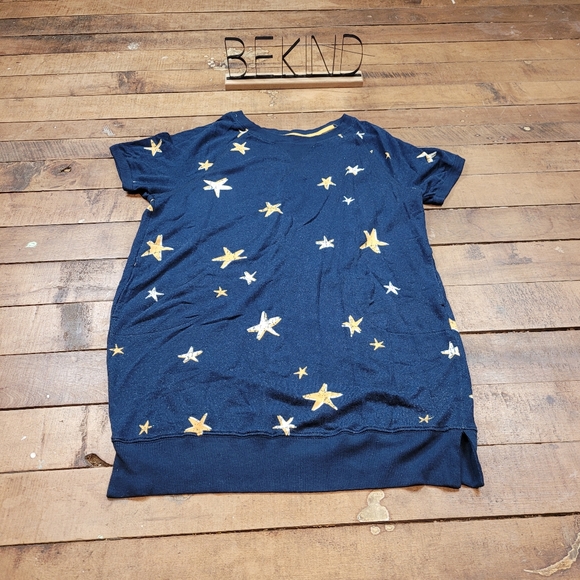 Secret Treasures Other - Secret treasures star night shirt with pockets